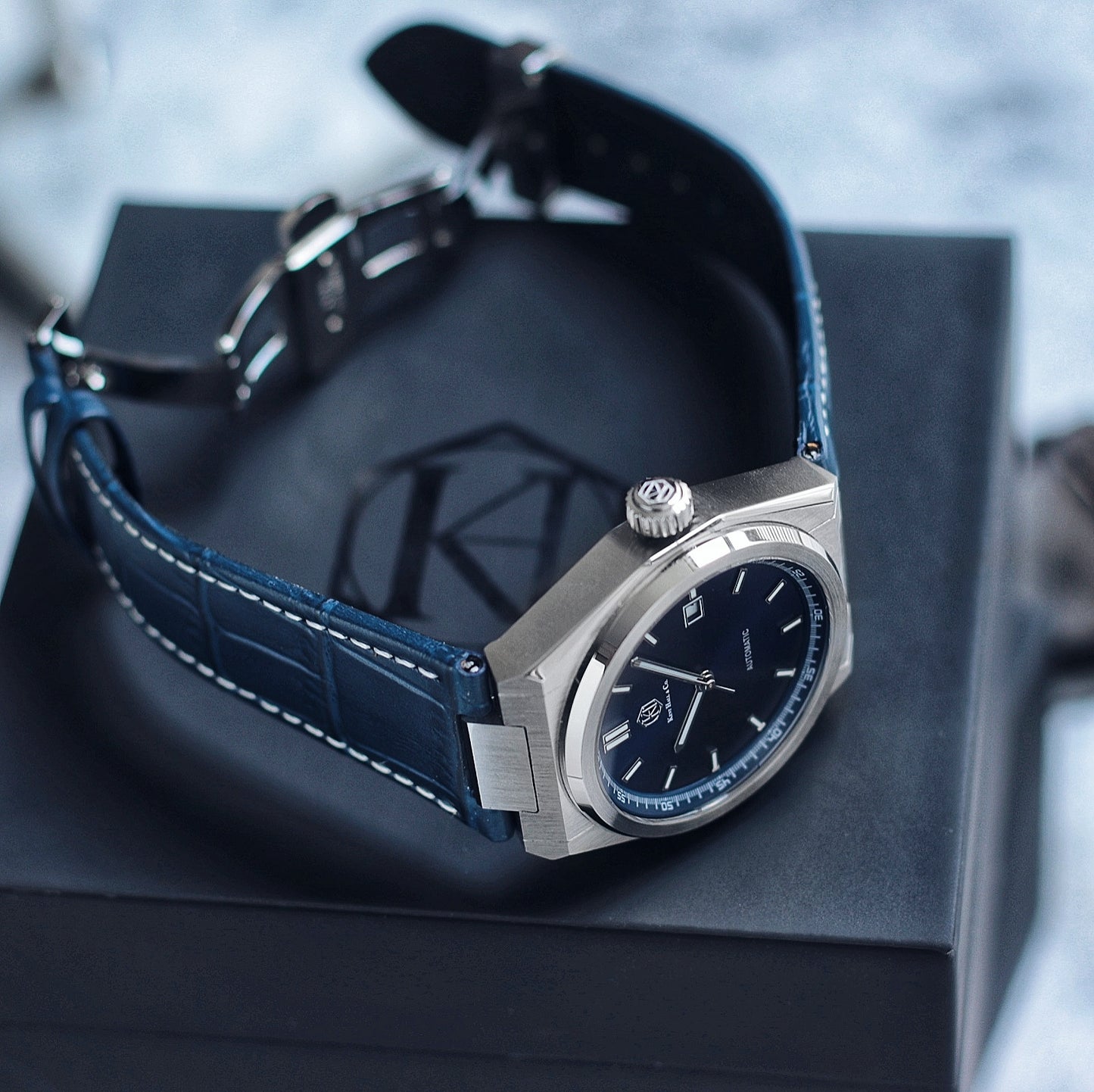 Arctic - Blue Leather