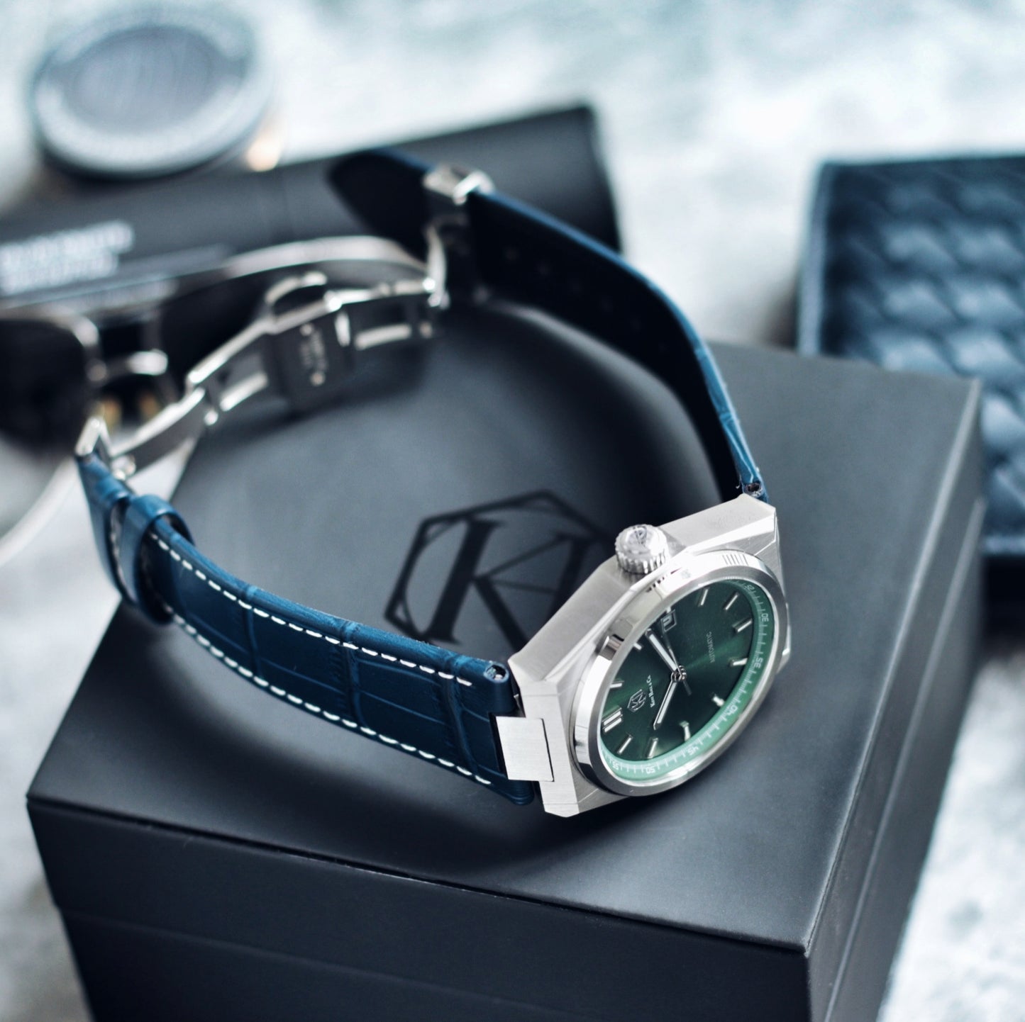 Castleton - Blue Leather