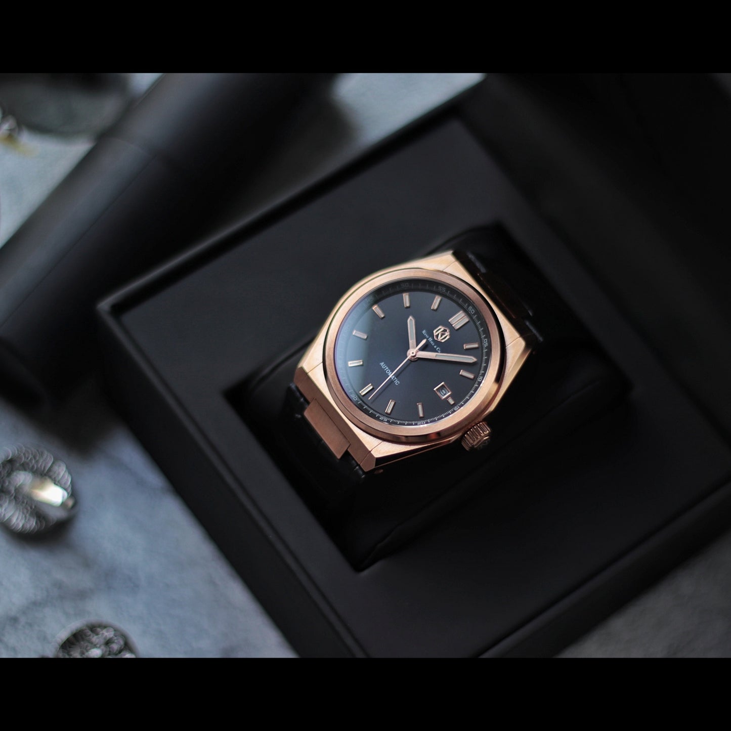 Obsidian Rose Gold - Black Leather