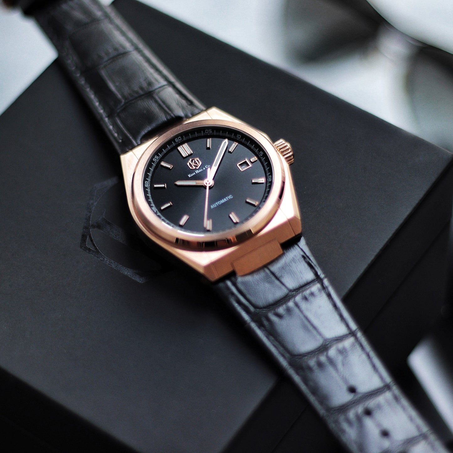 Obsidian Rose Gold - Black Leather